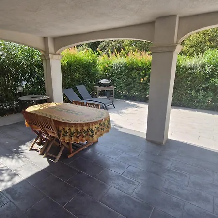 Hébergement de vacances 3 Pièces Climatisée, Terrasse, Piscine, Proche Commerces Et Centre-ville – - Fr-1-780-64