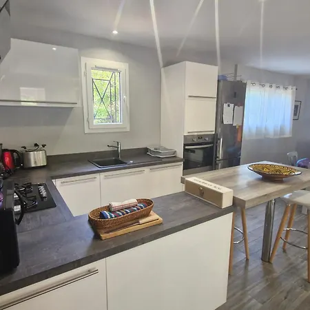 Holiday home Climatisee 3 Pieces, Piscine Partagee, Proche Centre A - Fr-1-780-64 *