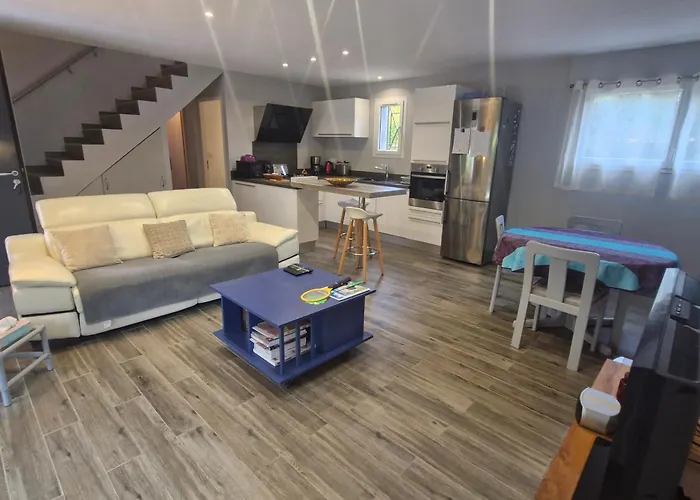 3 Pièces Climatisée, Terrasse, Piscine, Proche Commerces Et Centre-ville – - Fr-1-780-64 Hébergement de vacances *