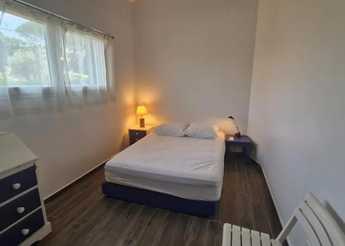 Hébergement de vacances 3 Pièces Climatisée, Terrasse, Piscine, Proche Commerces Et Centre-ville – - Fr-1-780-64 *