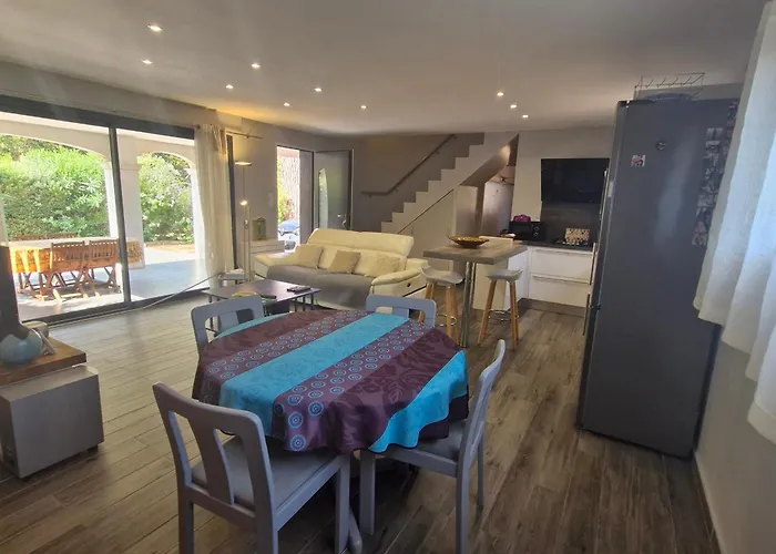 Climatisee 3 Pieces, Piscine Partagee, Proche Centre A - Fr-1-780-64 Tatil Evi